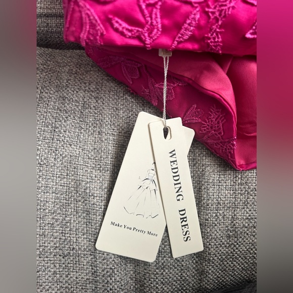 Dress - Picture 3 of 3